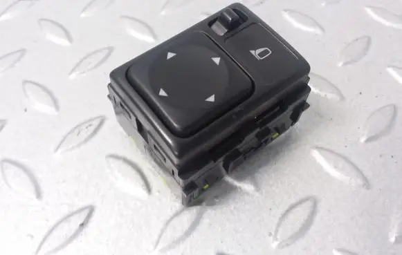 Nissan Tiida C11 Wing mirror switch