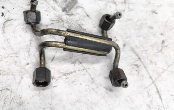BMW X5 E53 Fuel injector supply line/pipe 