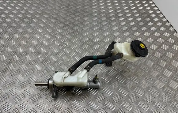 Honda Insight Master brake cylinder