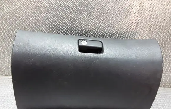 Toyota Avensis T250 Glove box lid/cover 555505070
