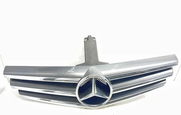 Mercedes-Benz CLC CL203 Front grill A2038801583