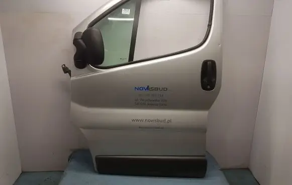 Opel Vivaro Front door