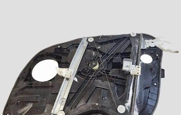 Hyundai i40 Front window lifting mechanism without motor 824703ZXXX