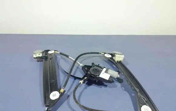 BMW M4 F82 F83 Front door window regulator with motor 9851142
