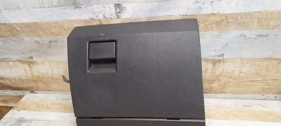 Glove box
