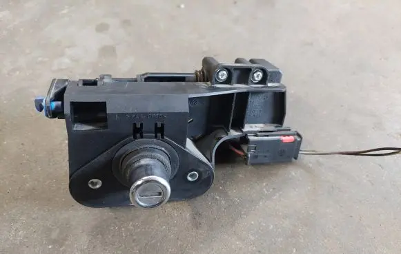 Opel Meriva A Tailgate exterior lock 09183495 406204321