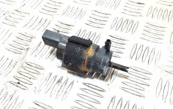 Audi A5 Windscreen/windshield washer pump 8K5955647