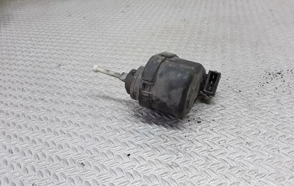 Audi 80 90 S2 B4 Headlight level adjustment motor 8A0941295