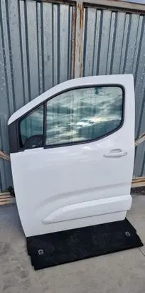 Citroen Berlingo Front door 