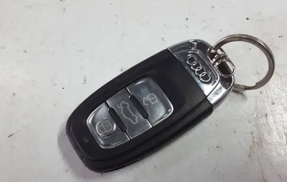 Audi A6 S6 C7 4G Ignition key/card 8K0959754D 8K0959764D