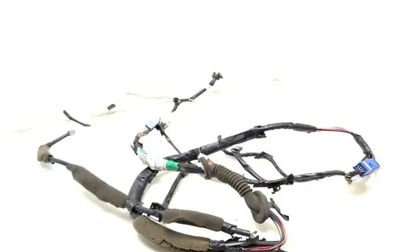 Toyota Corolla E120 E130 Tailgate/trunk wiring harness 8218402120