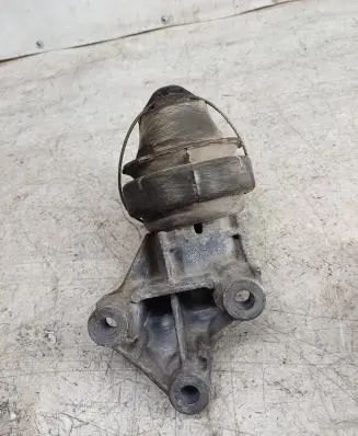 Volvo XC90 Engine mounting bracket 08649262 8840