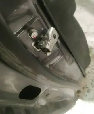 Mitsubishi Outlander Rear door check strap stopper 