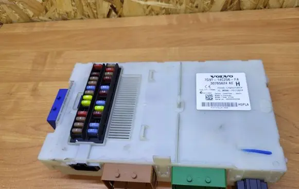 Volvo XC60 Fuse module 30765624AE 3659AF01125TP 7G9T14C256FA