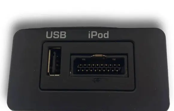 Land Rover Range Rover Sport L320 iPod connector socket AH2219C166AA A2C53326068