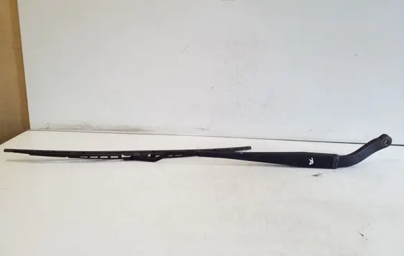 Chevrolet Captiva Front wiper blade arm