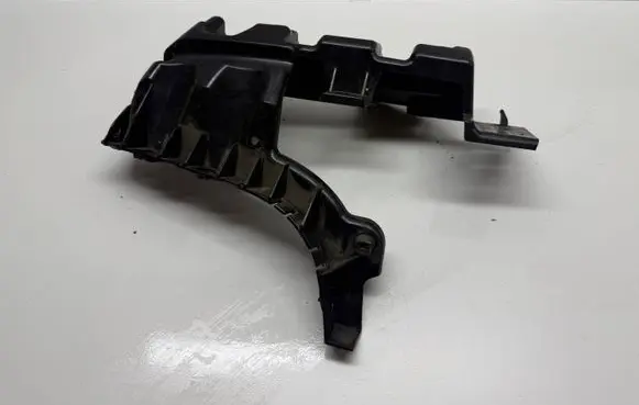 Chrysler Pacifica Rear bumper mounting bracket 68229239AD