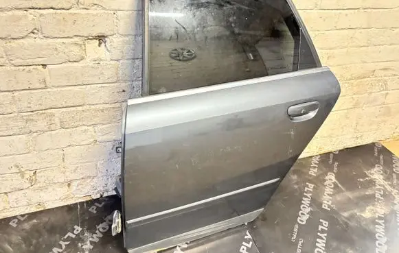Audi A4 S4 B7 8E 8H Rear door