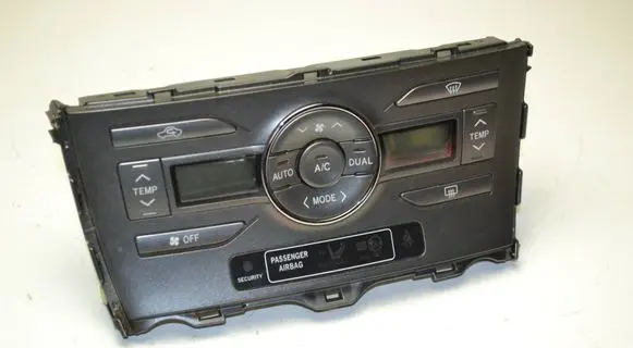 Toyota Auris 150 Climate control unit 5590002220B 7C3061100C44A