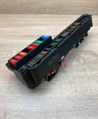 BMW 6 E63 E64 Fuse module 6957330 25613290
