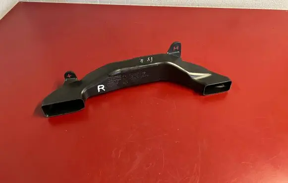 BMW iX Cabin air duct channel 9490607