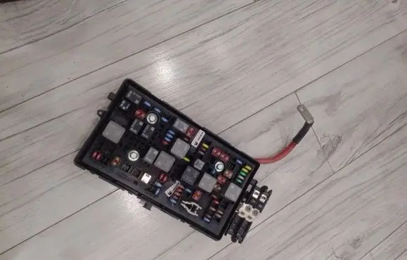 Opel Insignia A Fuse box set 13222782
