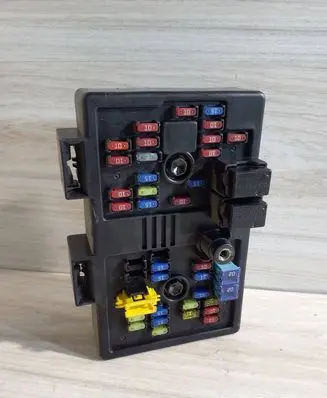 Chevrolet Captiva Fuse module 96821082