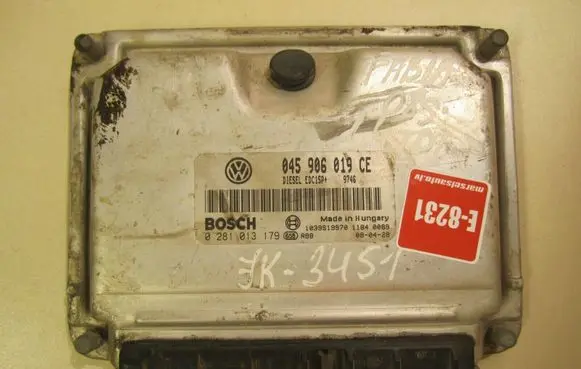 Skoda Fabia Mk2 (5J) Engine control unit/module 045906019CE