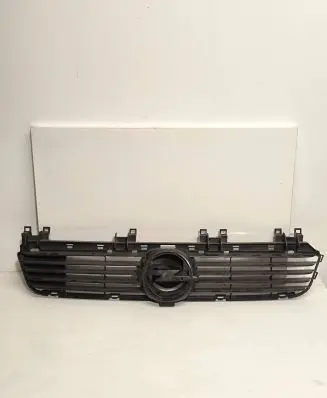 Opel Astra G Front bumper upper radiator grill 