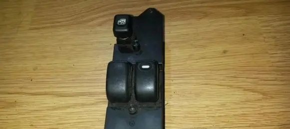 Mitsubishi Colt Electric window control switch MR194812