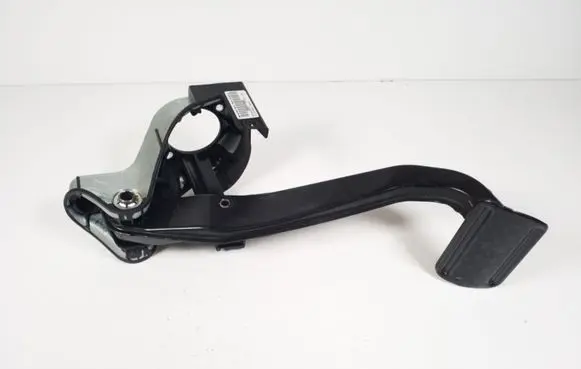 Mercedes-Benz E C207 W207 Brake pedal A2042902101