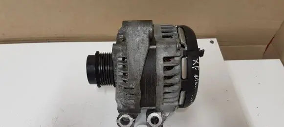 Jaguar XF X250 Generator/alternator 8X2310300CC 1042110710