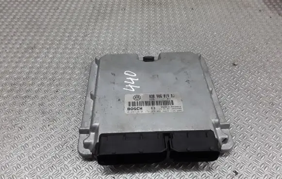 Volkswagen PASSAT B5 Engine control unit/module 038906019BJ 0281010176