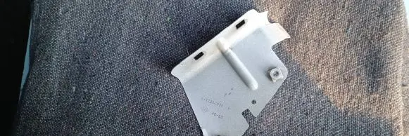 Renault Master III Fender mounting bracket 641C20003R