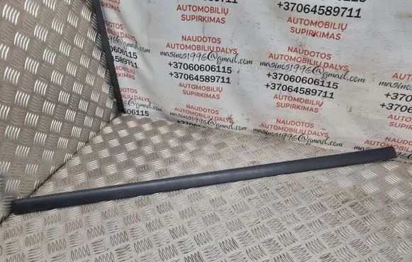 Volkswagen PASSAT B5.5 Front door trim (molding) 3B0853515