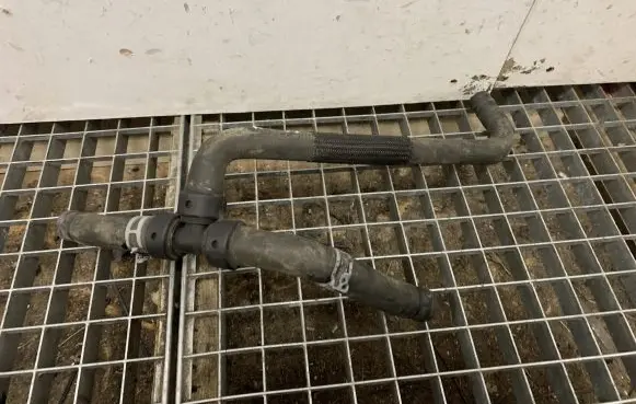Chrysler Pacifica Engine coolant pipe/hose