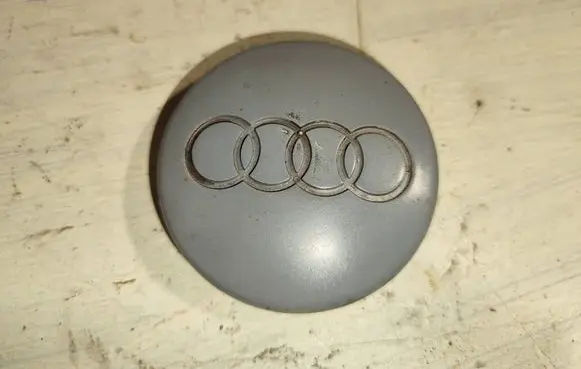 Audi A3 S3 8L Original wheel cap 8d0601170