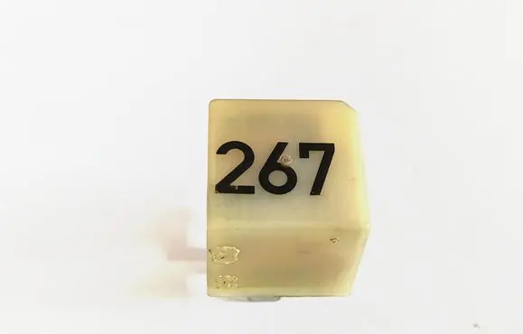 Volkswagen PASSAT B5 Other relay 443919578C