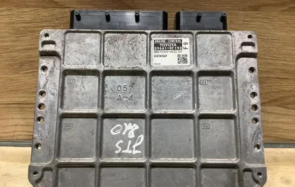 Toyota Verso Engine control unit/module 896610F190 MB2753004032
