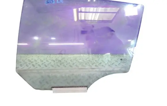 Opel Astra H Front door window glass four-door 