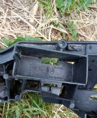 Audi A4 S4 B7 8E 8H Front bumper mounting bracket 8e0807233