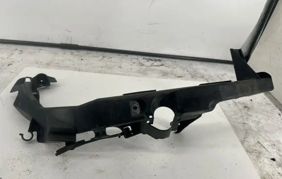 BMW 3 E90 E91 Headlight/headlamp mounting bracket 51647116708