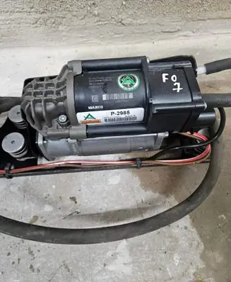 BMW 5 GT F07 Air suspension compressor/pump 6875176 P2985