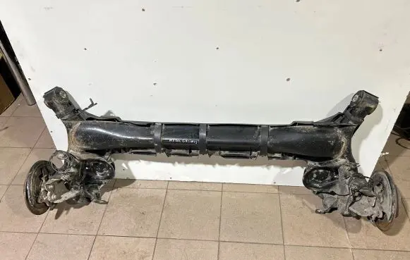 Renault Megane IV Rear axle beam 555018584R