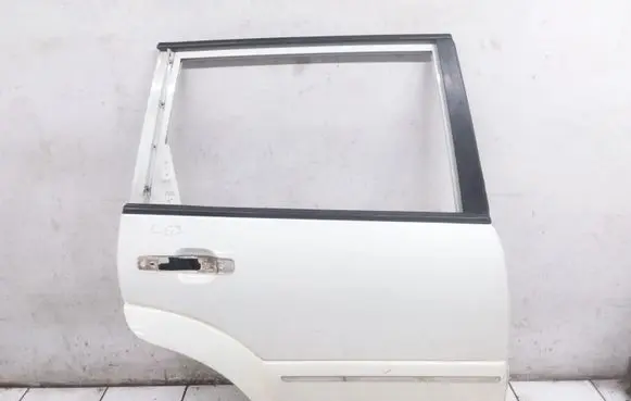 SsangYong Rexton Rear door