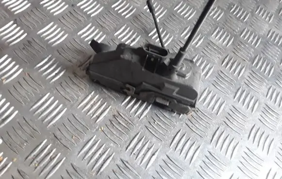 Renault Megane II Front door lock 027776