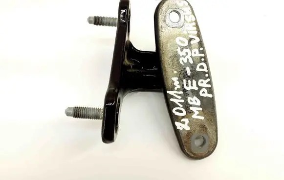 Mercedes-Benz E W212 Front door upper hinge