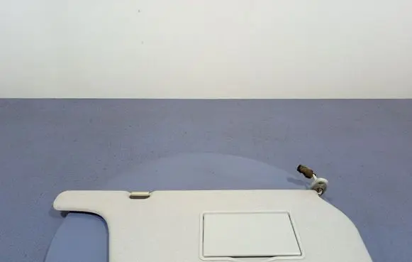 Mazda MPV II LW Sun visor 