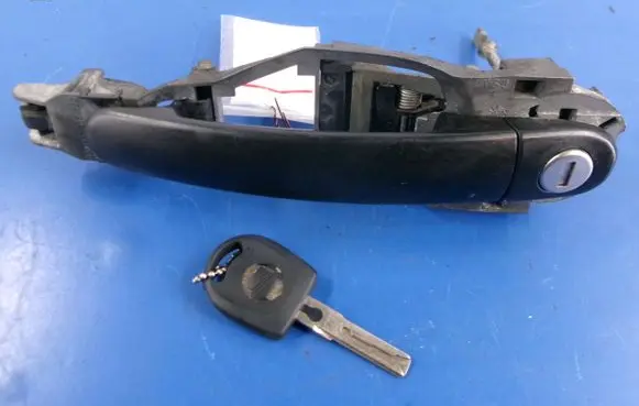 Seat Ibiza III (6L) Front door exterior handle 3B0837885