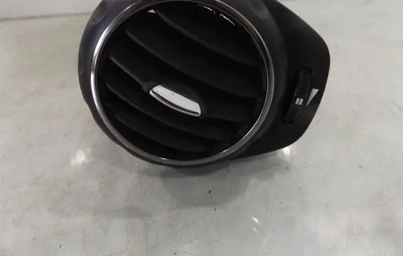 Alfa Romeo 147 Dashboard side air vent grill/cover trim